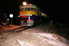 Tukumā vilciens nāvējoši traumē sievieti /papildināts/