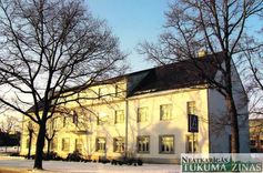 Plīstot siltā ūdens caurulei, applūdināta Lapmežciema pamatskola