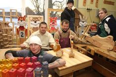 Māca dzīvot...ar darbu