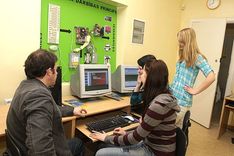 Logs uz pasauli vaļā