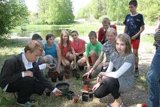 Pūrenieki savu mežu sēj