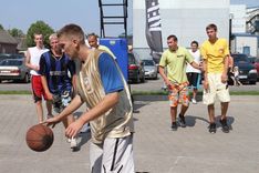 Tukumā atkal spēlē ielas basketbolu 