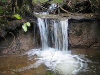 Izskalota ceļa dēļ dzīve saimniecībā nobloķēta