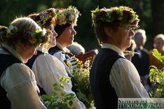 Slampes senjori svin dzimšanas dienu