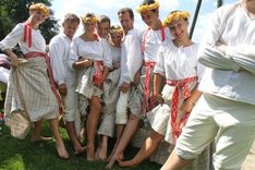 Kipriešus priecē jāņogas, rupjmaize un Latvijas vasara