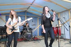 R-r-r-roks uz jumtā-ā-ā-ā!