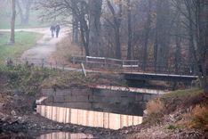 Rekonstruē Jaunpils dzirnavu dīķa slūžas