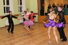 Jaunpilī noskaidro labākos valša un salsas dejotājus 