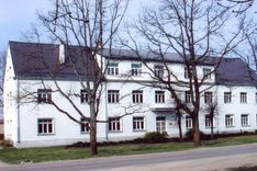 Siltinās skolu ēkas Lapmežciemā un Engurē