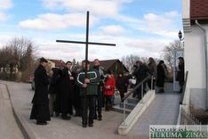 Krusta gājiens Kandavas ielās /FOTO/