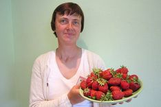 Dārzkopības biedrībā – zemeņu izstāde