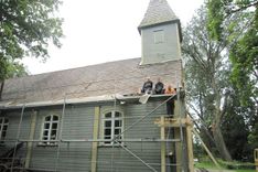 Engures baznīcai mainīs jumtu, durvis un krāsos fasādi