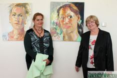 Lapmežciemā atklāj gleznotājas Anitas Melderes portretu izstādi