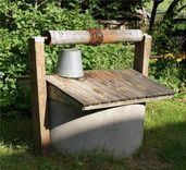 Tiesai nodota krimināllieta par cilvēka nolaupīšanu un noslīcināšanu akā