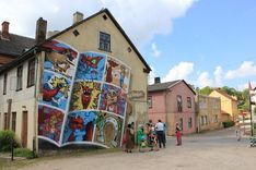 Kandavā turpinās apgleznot fasādes