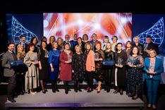 Pasniegtas Valsts izglītības attīstības aģentūras izcilības balvas. Tās saņemt arī Tukuma novada iestādes