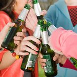 Jaunieši Tukumā mājsēdi aizvada...dzerot