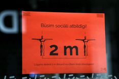 Mazina ierobežojumus tirdzniecībā un ēdināšanā