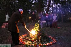 Šovakar Tukuma pilskalnā atzīmēs Baltu vienības dienu