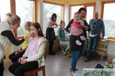 Studenti no Rīgas sagādā patīkamu pārsteigumu Tukuma Bēbīšu mājā