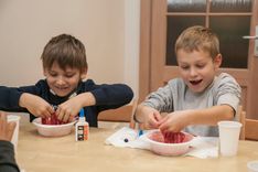 Bezmaksas nodarbības gan bērniem, gan topošajiem vecākiem