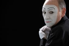 Spāņu pantomīmas meistara viesizrāde arī Tukumā /VIDEO/