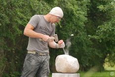 Gatis Celitāns prot akmenī ieraudzīt dzīvās radības