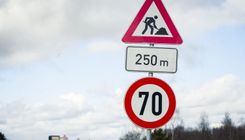 Autovadītāju ievērībai: būvdarbi turpinās 53 valsts autoceļu posmos