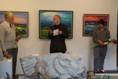 Izstāde, kur jūra ar zemi satiekas