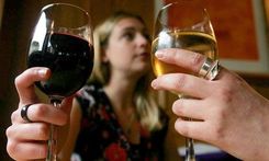 Lai mazinātu mirstību no alkohola, aicina palielināt tā cenu un ierobežot reklāmu 