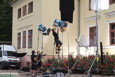 Durbes pilī uzņem dokumentālu seriālu