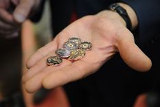 Sākta Latvijas eiro monētu kalšana /FOTO/