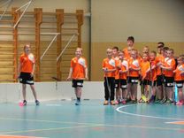 Mazie florbolisti izaicina vecākus