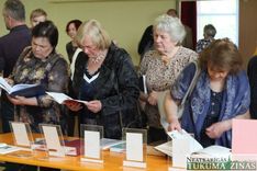 Viesatās atklāj grāmatu, kas veltīta Matīsam Siliņam