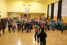 Kaimiņu novadu mazpulcēni Viesatās ieskandina Ziemassvētkus