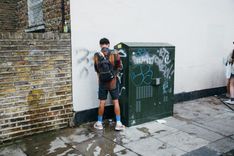 Brauc dzērumā un bez tiesībām; nokārtojas, kur pagadās