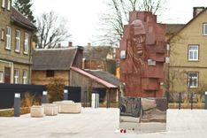 Cik izmaksājis Z. A. Meierovica piemineklis?