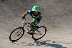 Vasarā ar BMX, ziemā – ar hokeja nūju rokās