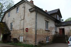 Mainīs jumtu Irlavā, atjaunots stāvlaukums Džūkstē