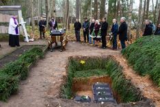 Pārapbedī karavīru mirstīgās atliekas Irlavā