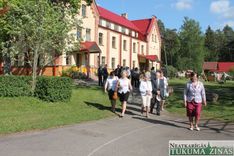 Irlavas skolai – 135, vidusskolai – 60