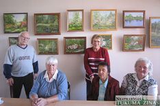 Smārdes bibliotēkā apskatāmas gleznu izstādes «Krāsaina vasara» un «Gadalaiki»