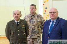 Barikāžu atceres diena Jaunpils vidusskolā /FOTO/