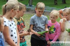 «Brīvdienu klubiņā» – ar grāmatām un radošām nodarbībām