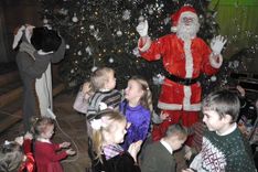 Jaunpilnieku eglīte trešajos Ziemassvētkos /VIDEO/