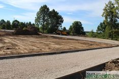 Jaunpils vidusskolā noslēgusies sporta laukuma renovācija