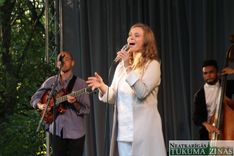 Kandavā aizvadīts džeza izpildītājas un novadnieces Artas Jēkabsones koncerts