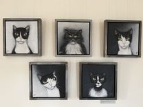 Jaunmoku pils izstāžu zālēs apskatāmi vairāk kā 290 kaķi