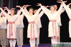 Kandavas kolektīvi dejo koncertā-diplomdarbā/FOTO/