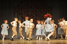 Pirmsskolas pavasara deju festivālā Kandavā /FOTO/